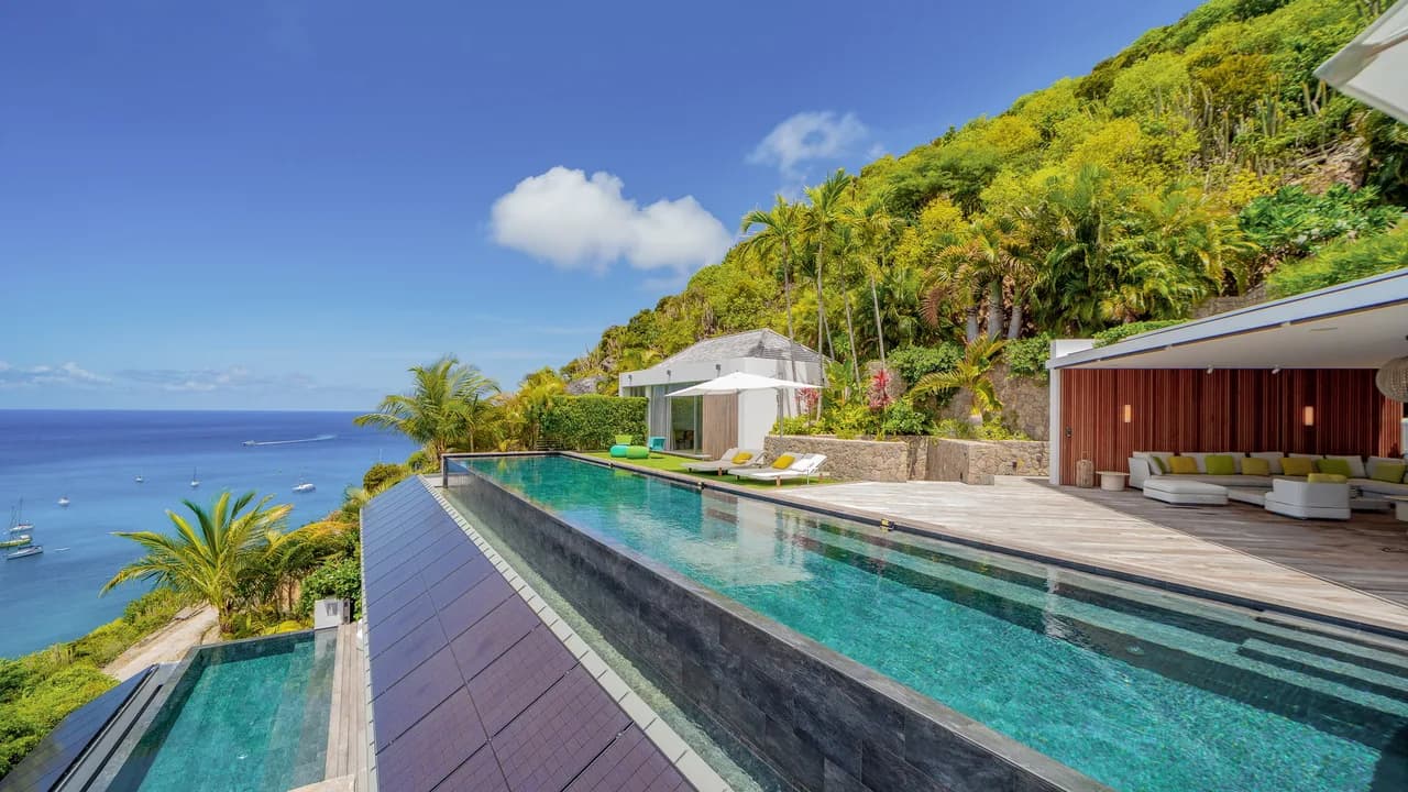 Luxurious Multi-Level Home With Infinity Vibes photo 3