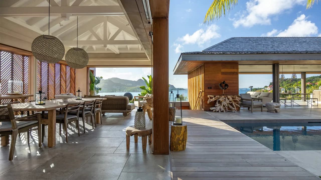 Prestigious Hilltop Retreat With Sun Terrace photo 5