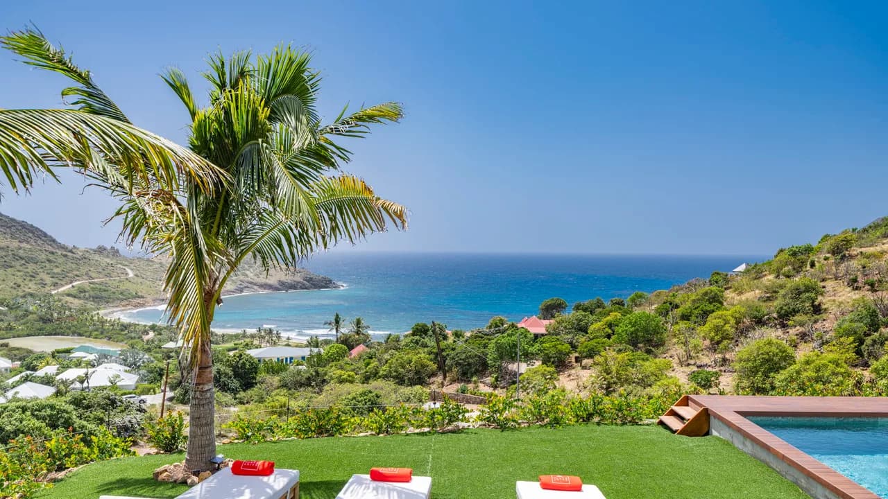 Two-br Villa With  Fantastic Views Of Toiny Bay photo 2
