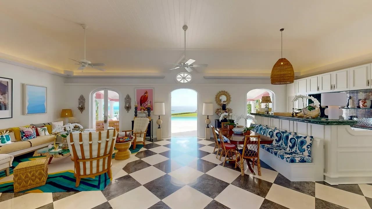Right Coastal Villa With Heated Pool photo 3