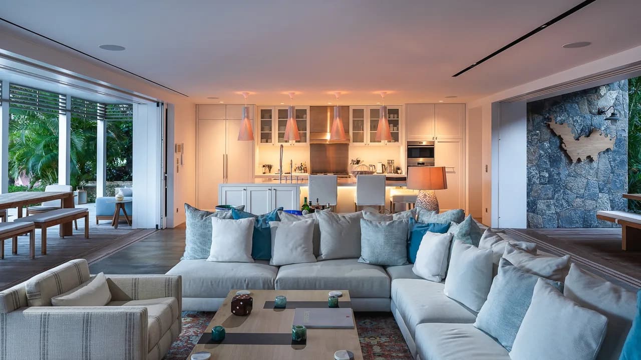 Elegant Caribbean Retreat With Stunning Views photo 3