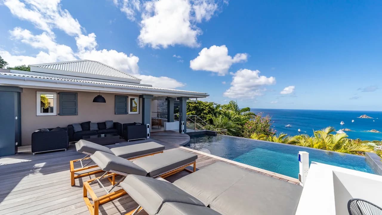 Scenic Hilltop Villa With Sunset Terrace photo 2