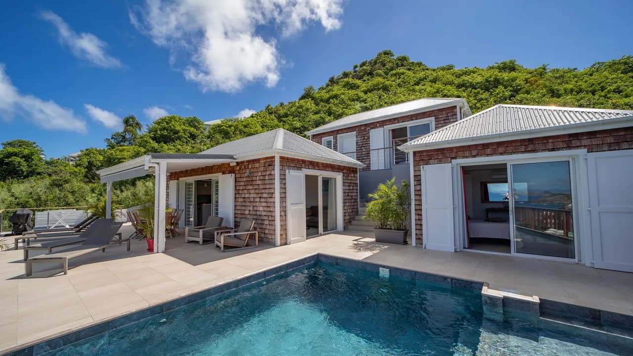 Heart of Flammands Villa offers Lovely Sea Views photo 2