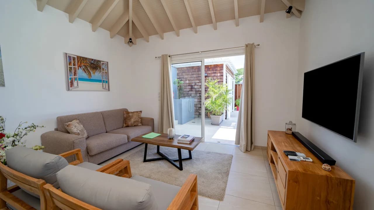 Heart of Flammands Villa offers Lovely Sea Views photo 4