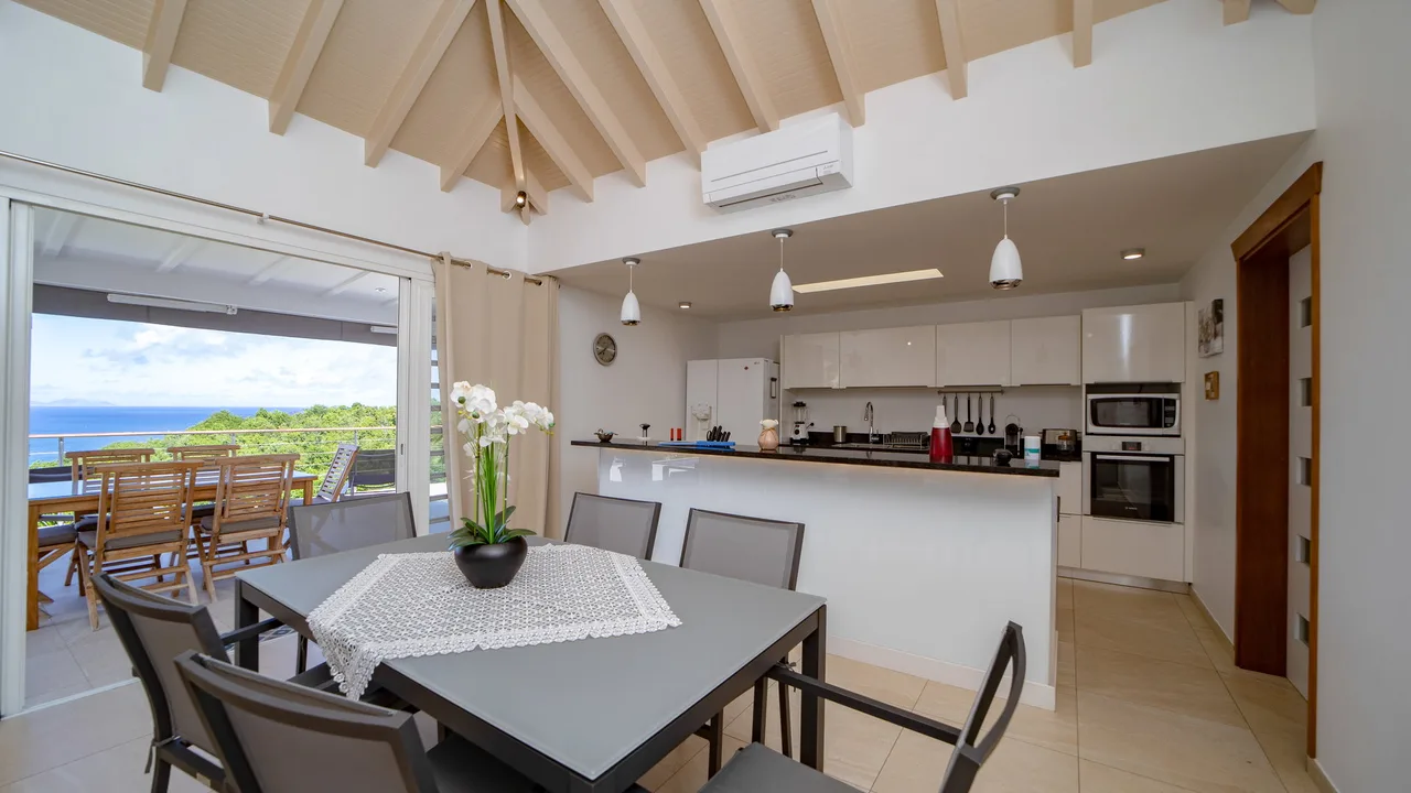 Heart of Flammands Villa offers Lovely Sea Views photo 5