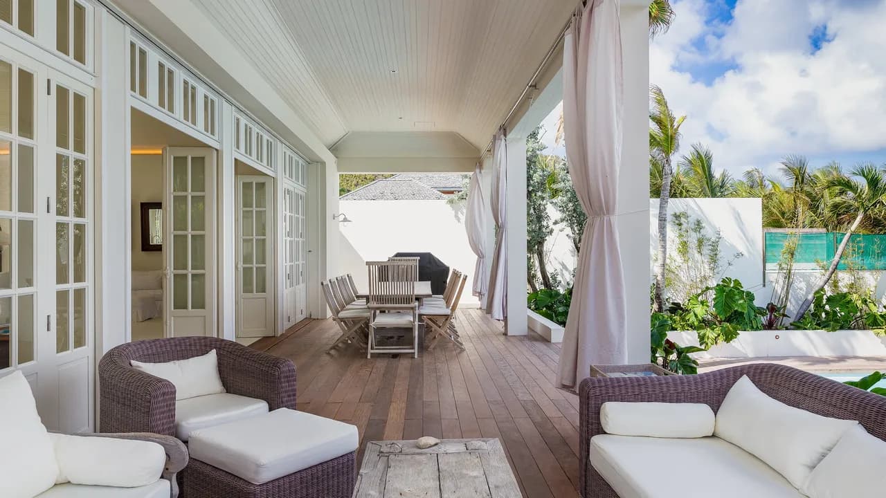 Amazing Villa Located on a Famous Beach photo 4