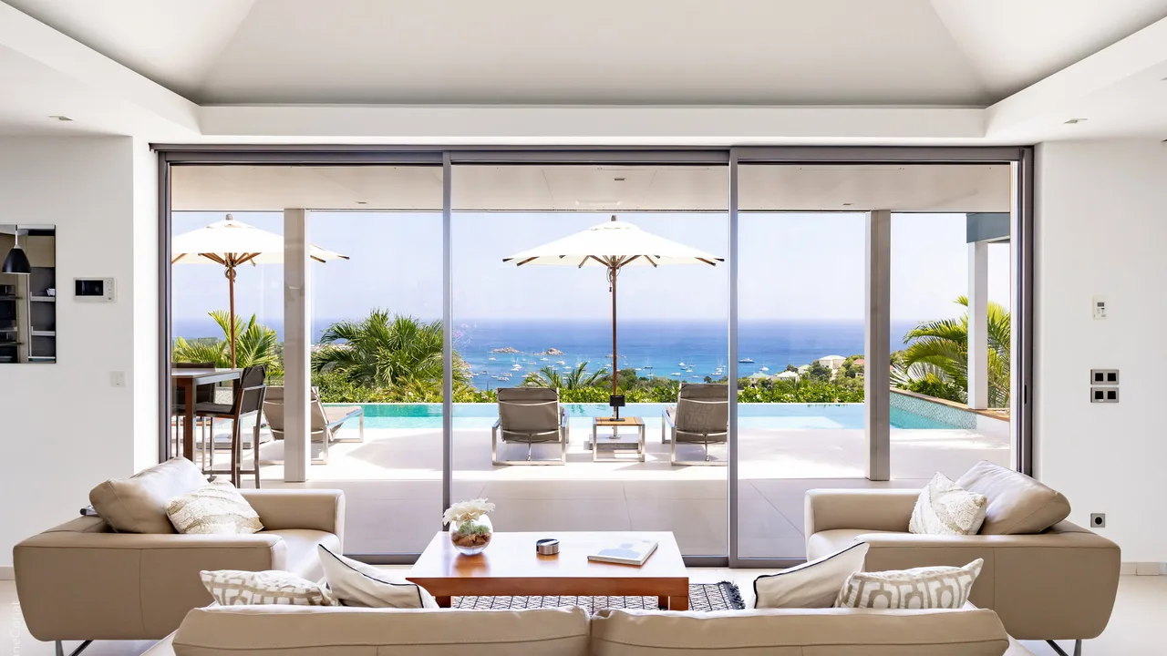 Outstanding Villa with an Amazing Sunset View photo 3