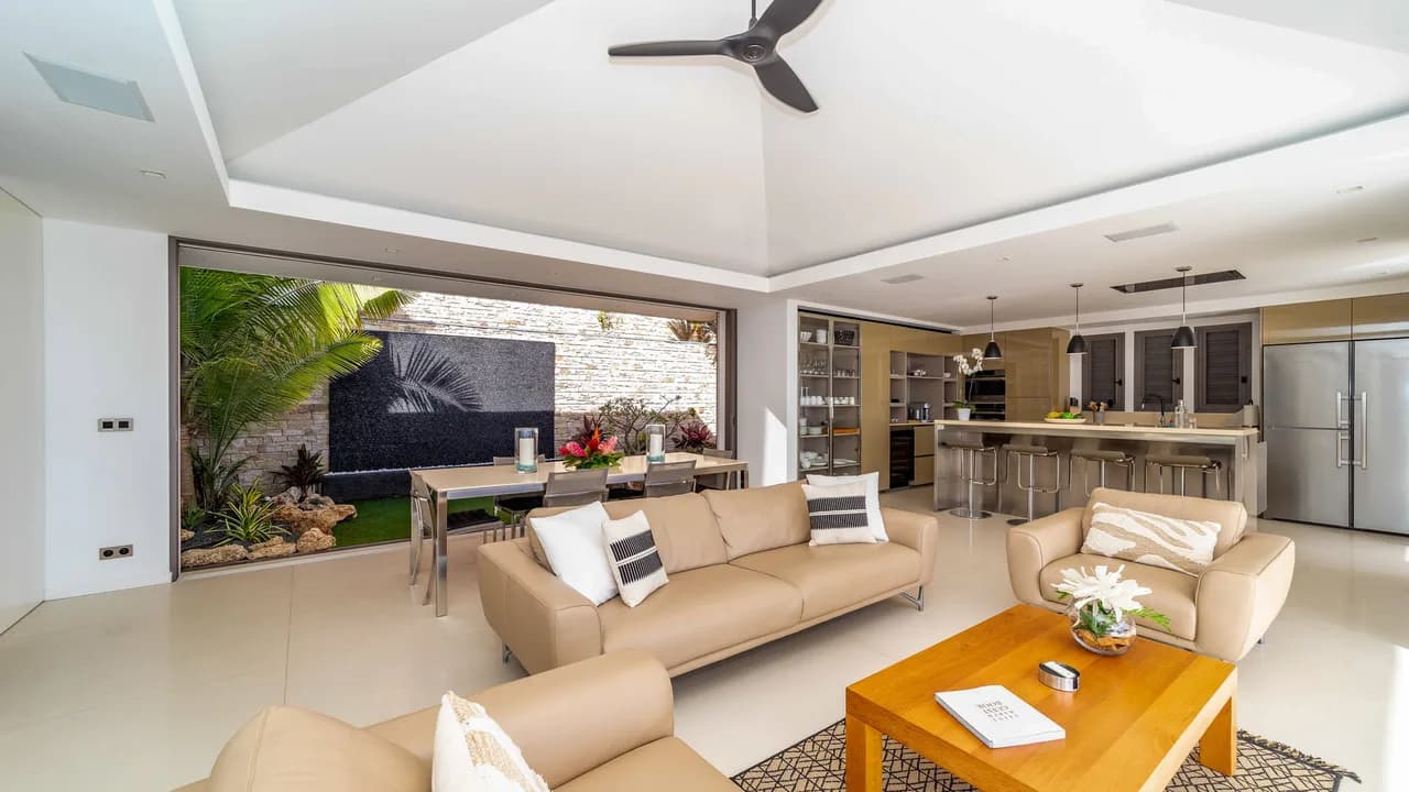Outstanding Villa with an Amazing Sunset View photo 4