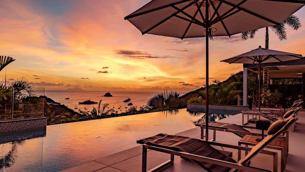 Outstanding Villa with an Amazing Sunset View photo 5