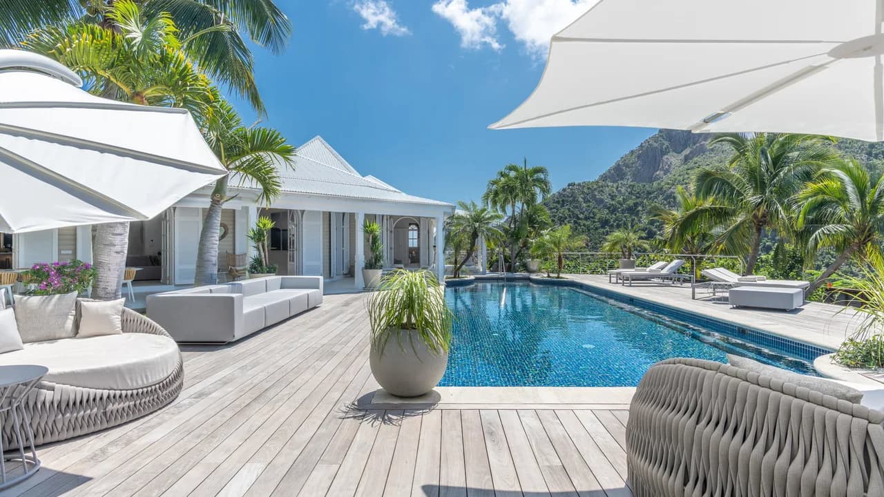 Luxurious Wine Cellar Villa in Petite Saline photo 2