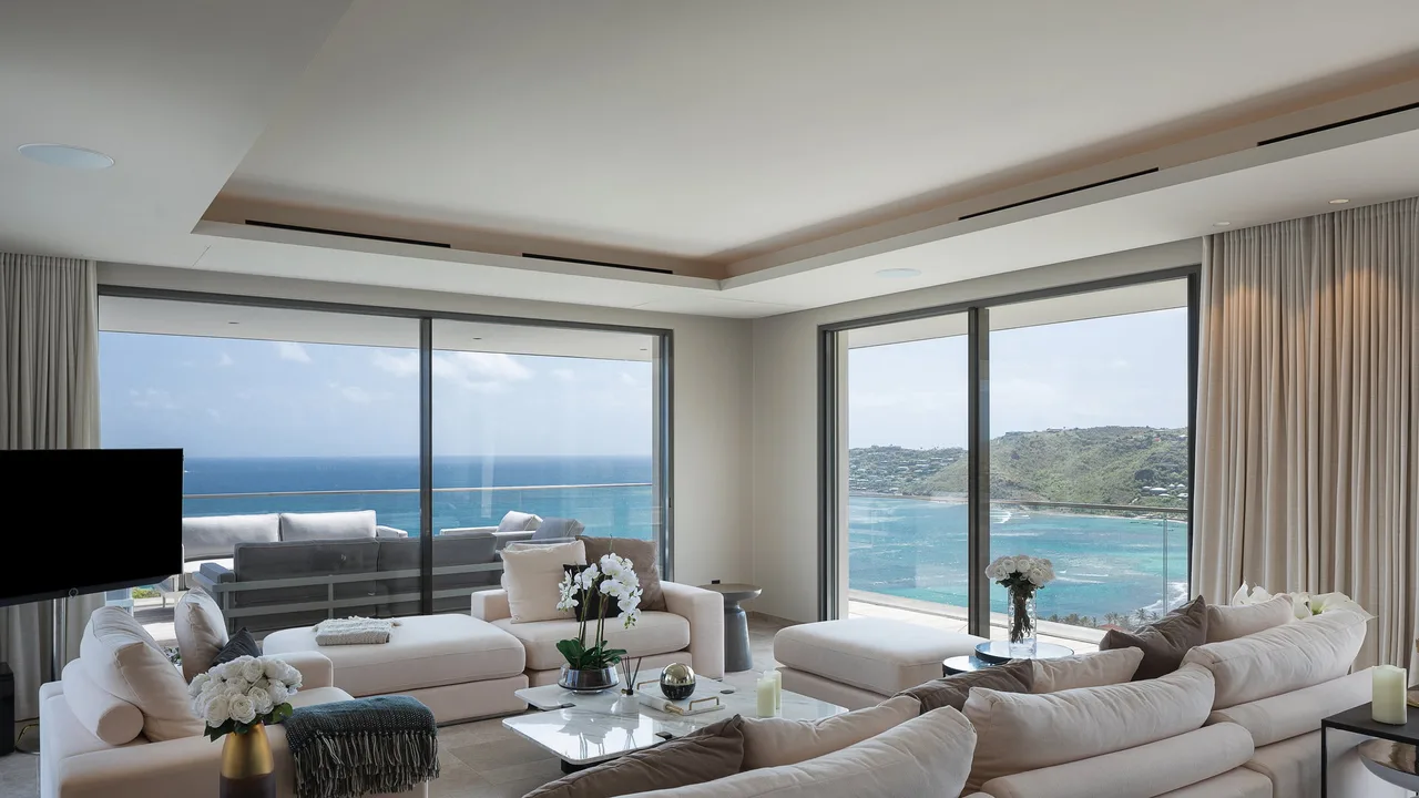 On a Hill Side Villa with Superb Amenities, Foto 4