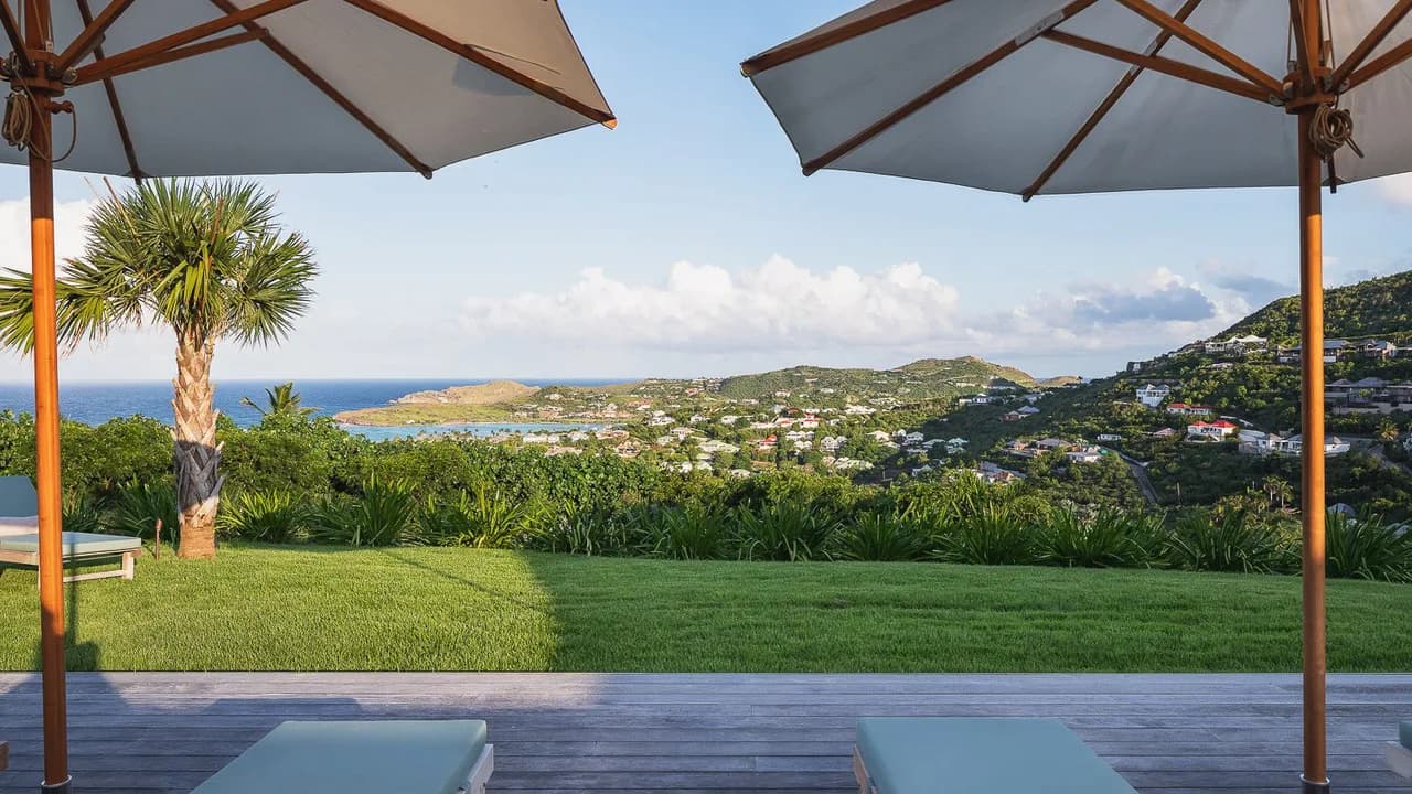 Ideally located Prestigious Villa photo 2