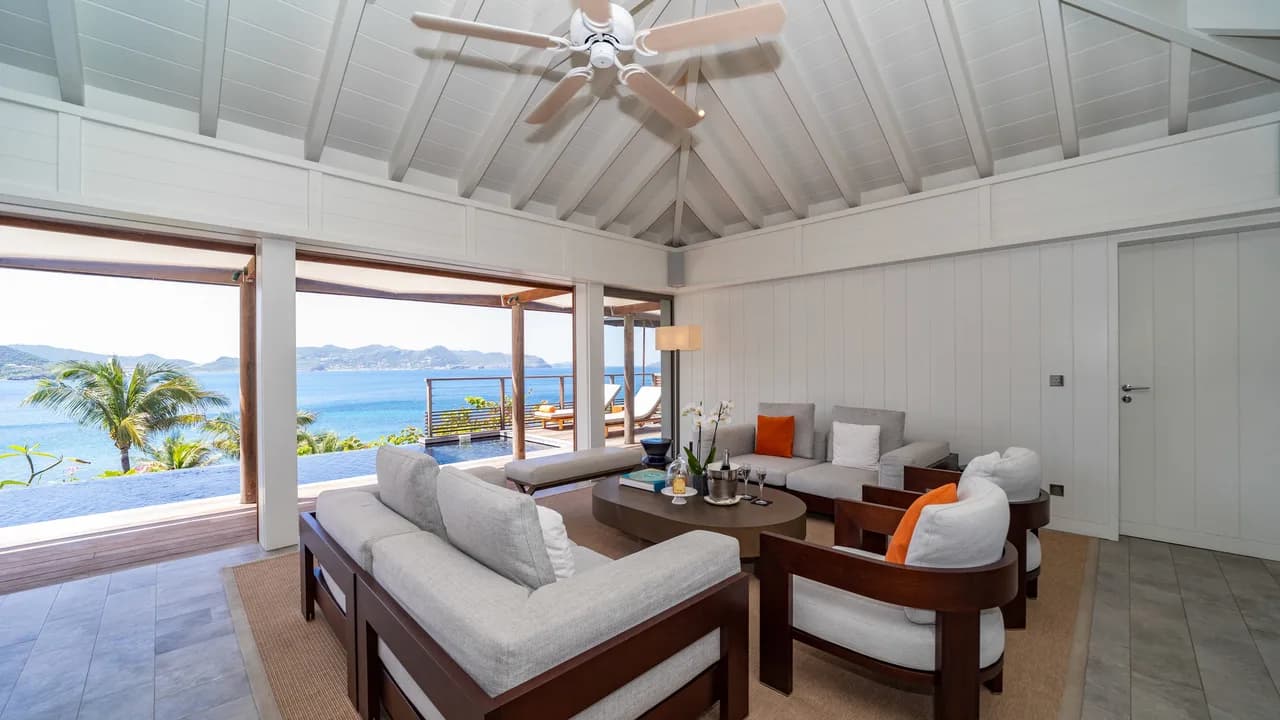 Pool-View Bedrooms Overlooking Shimmering Ocean photo 4