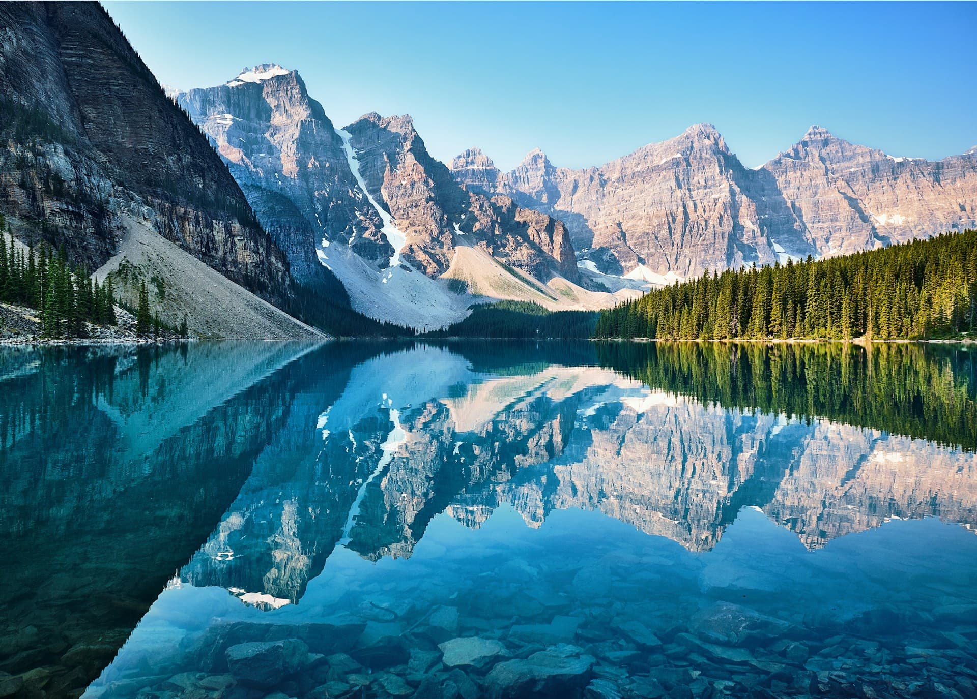 Luxury villas in Canada