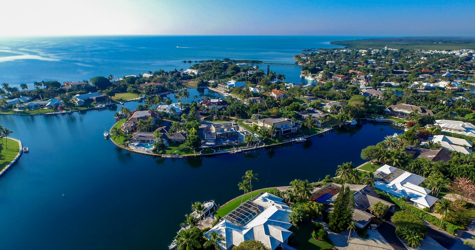 Luxury villas in Cayos de Florida