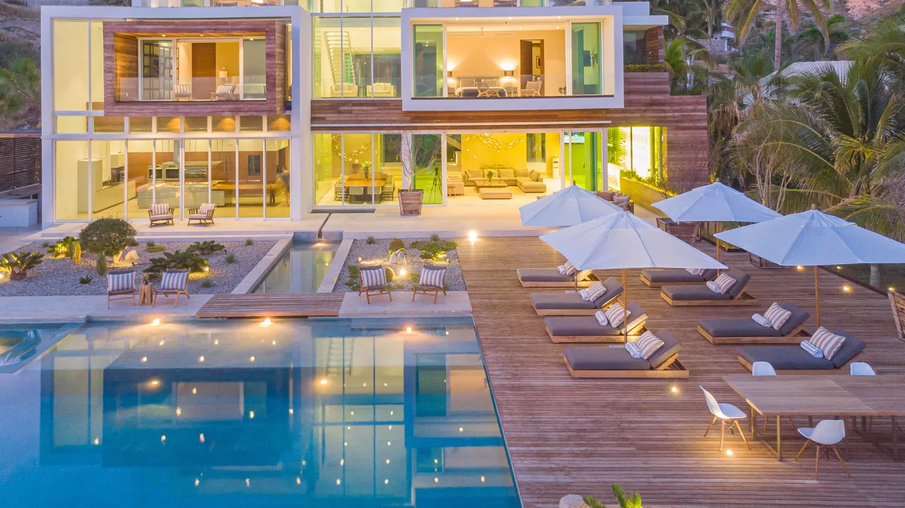 Luxury Villas in Los Cabos