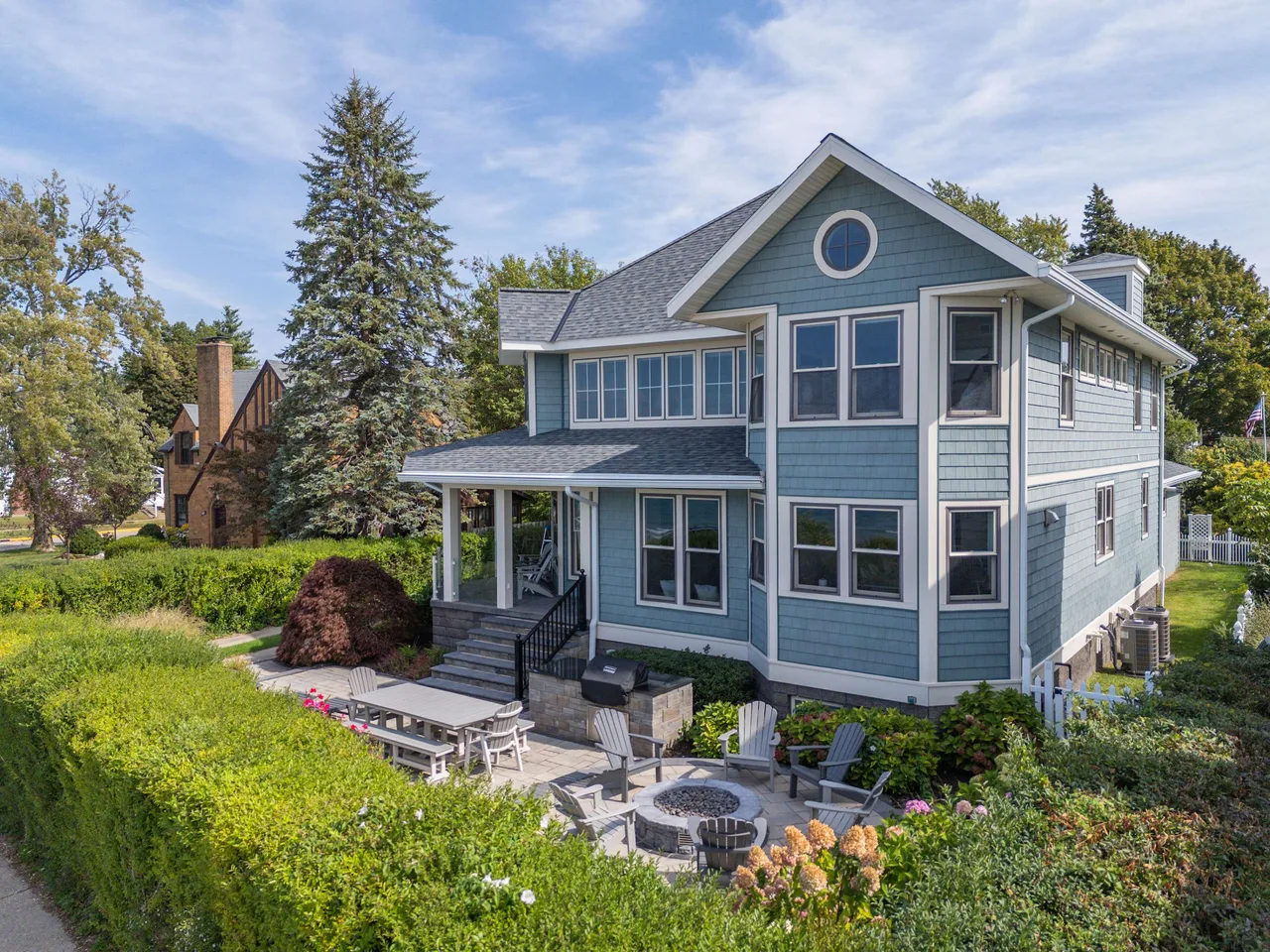 Luxury villas in Lake Michigan Shore