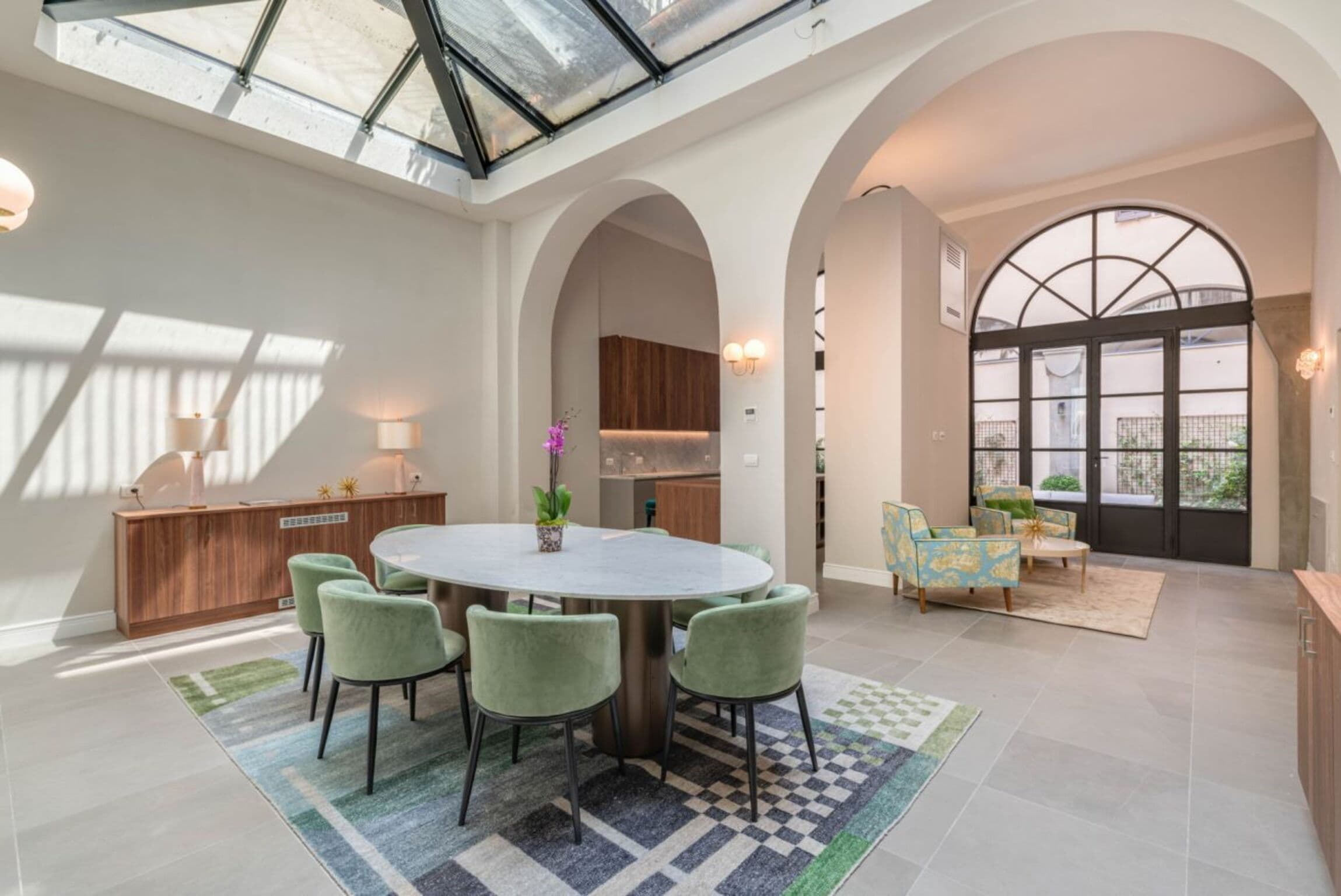 Elegant Three Bedroom Penthouse in Florence