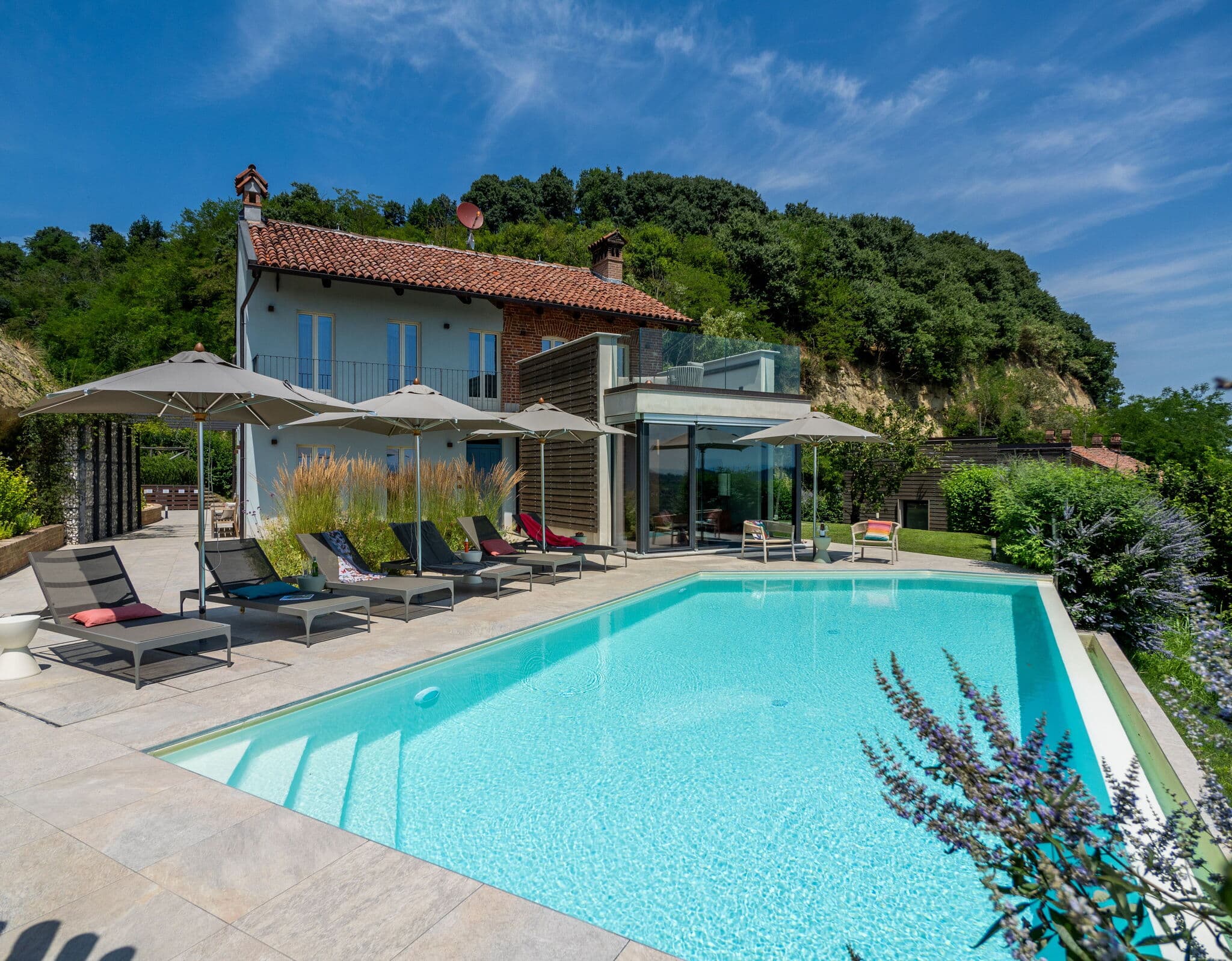 Balcony Three Bedroom Villa in Roreto, Piemonte