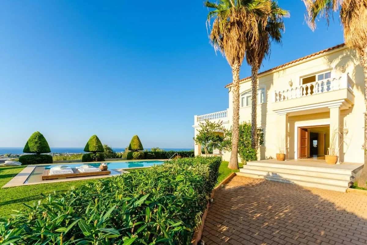 Top Luxury Villa with Amazing Garden & Sea Views