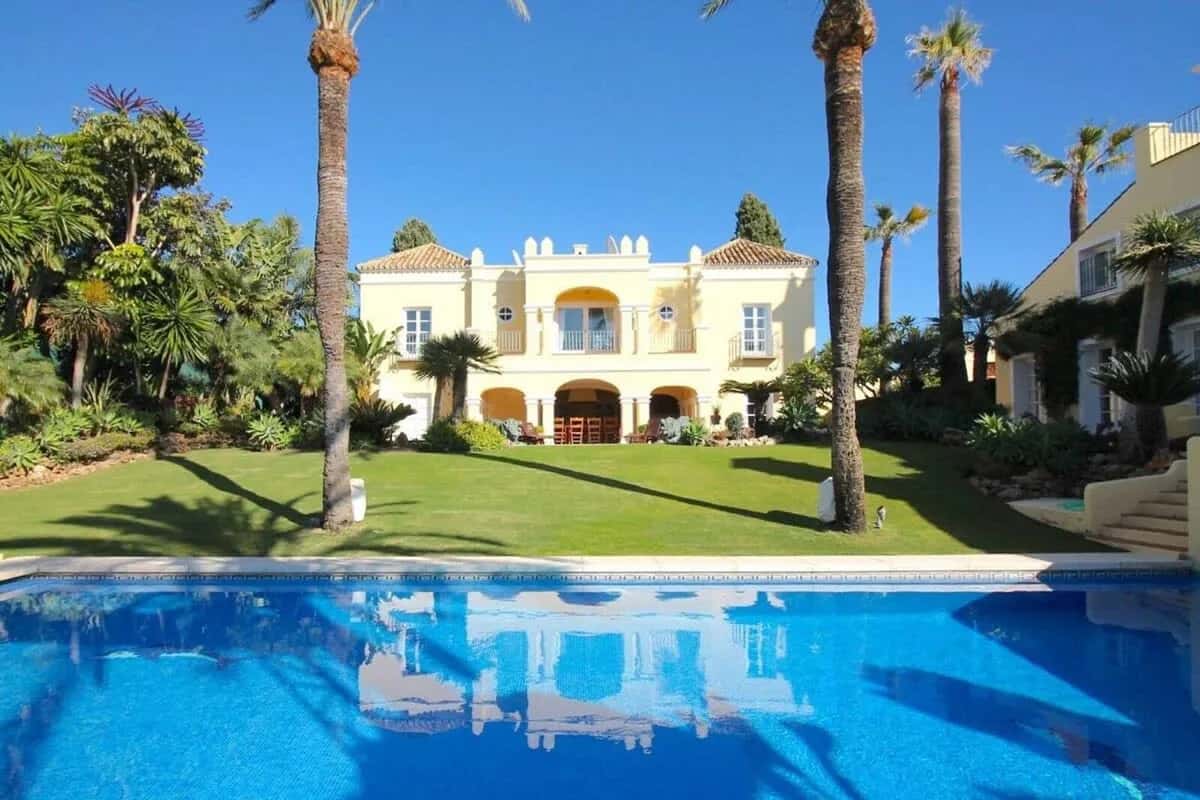 So Luxurious Catered Spoiling Estate Pools & Spa