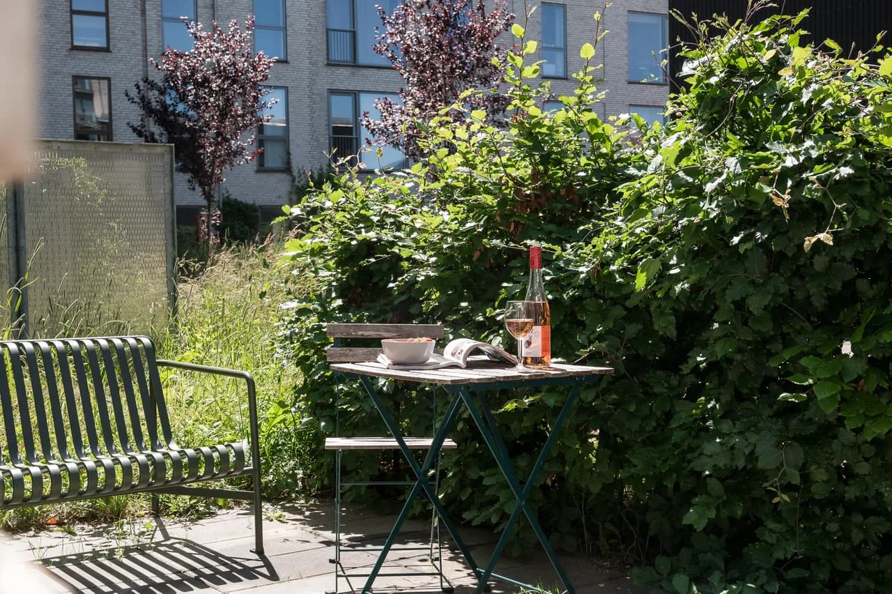Cozy Garden-View Apartment in Copenhagen