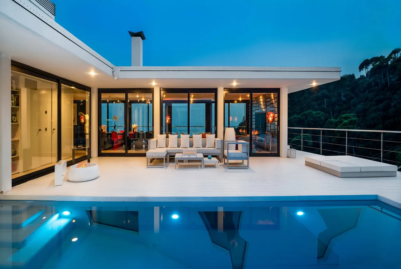 Lavish Ibiza-Styled Villa in Barcelona