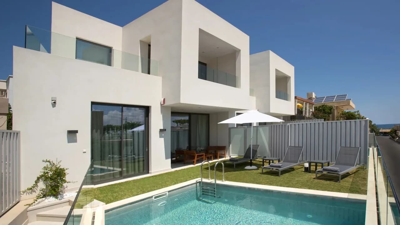 Stunning Villa With Modern Design