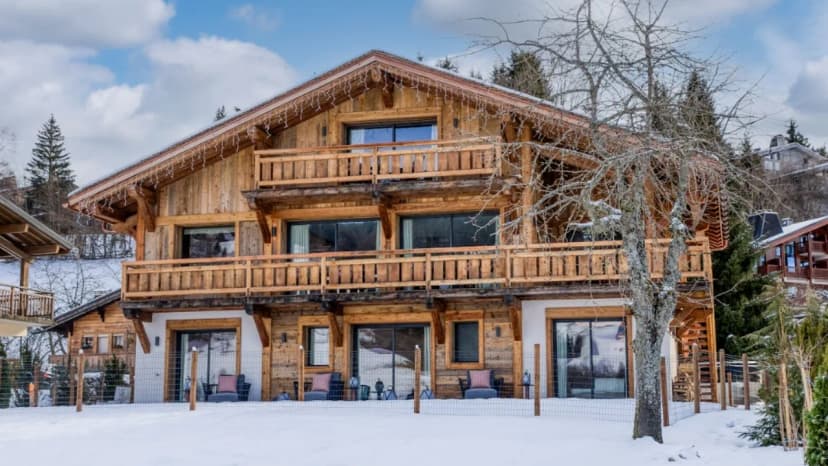 ELEGANT CHALET WITH SCENIC VIEW