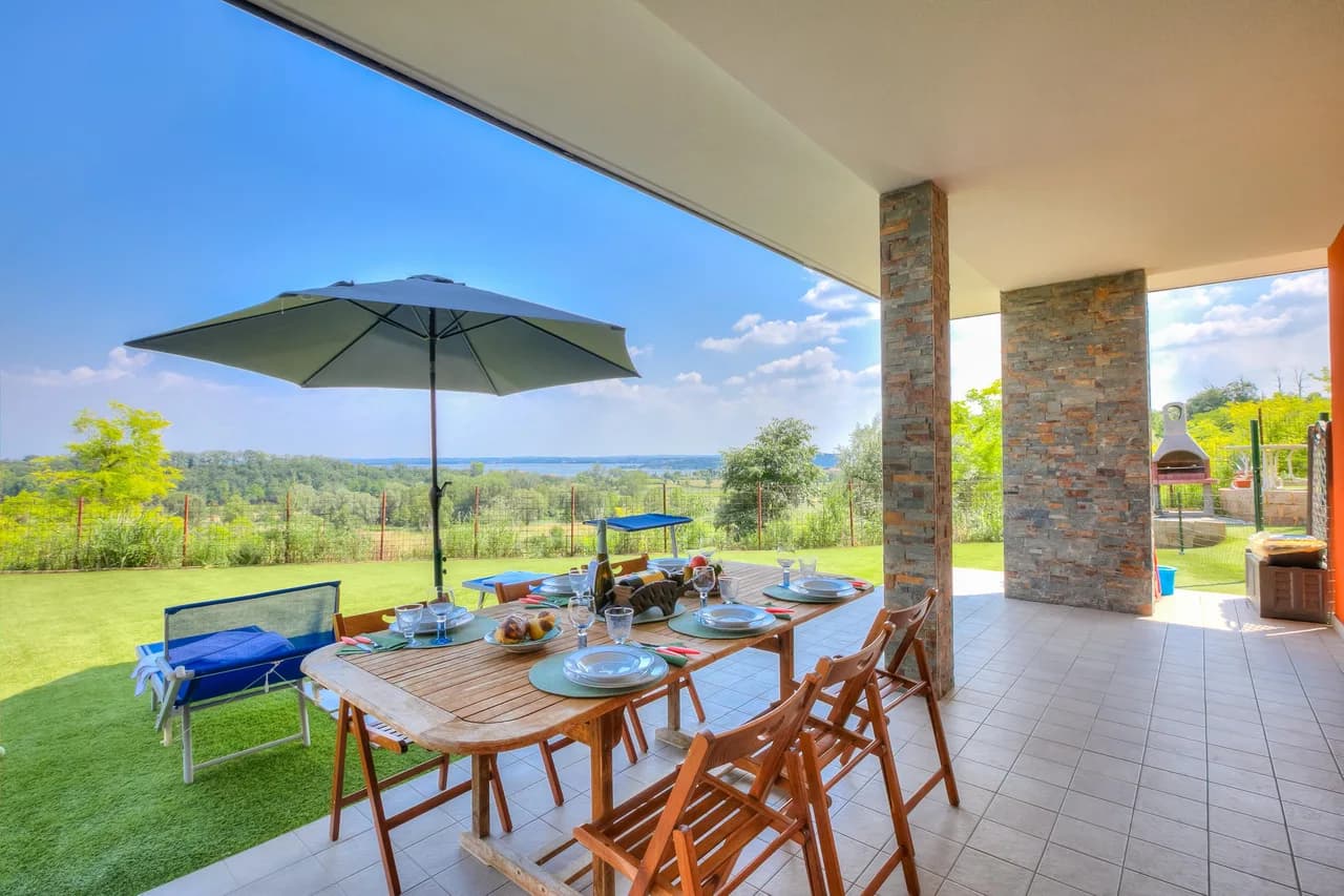 Villa Teresa Apt Lake Garda View 2BR + Pool (Sleeps 6)