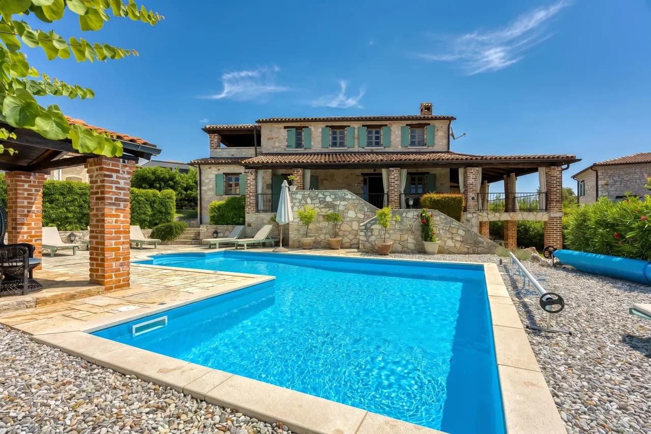 Rustic Villa with Pool in Sveti Lovreč, Istria, Croatia