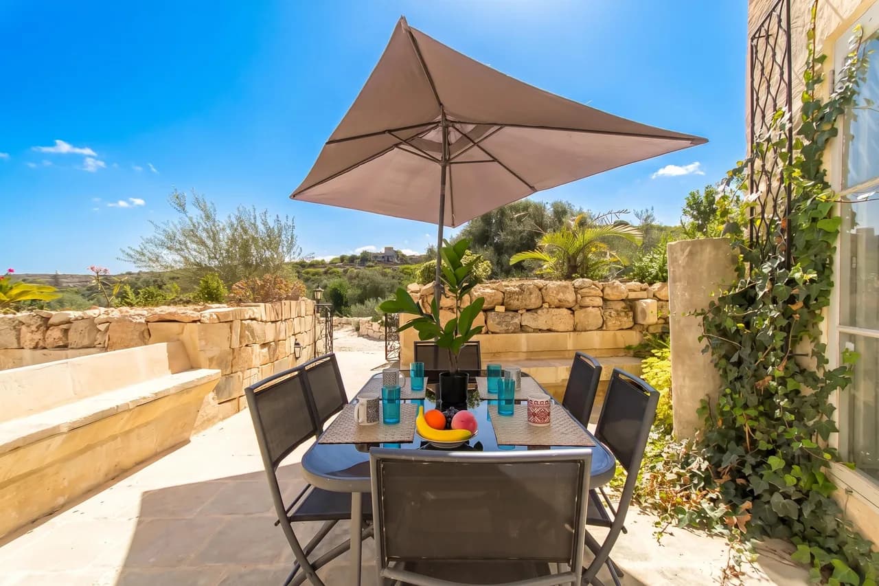 Pleasant stone house & jacuzzi St Martin