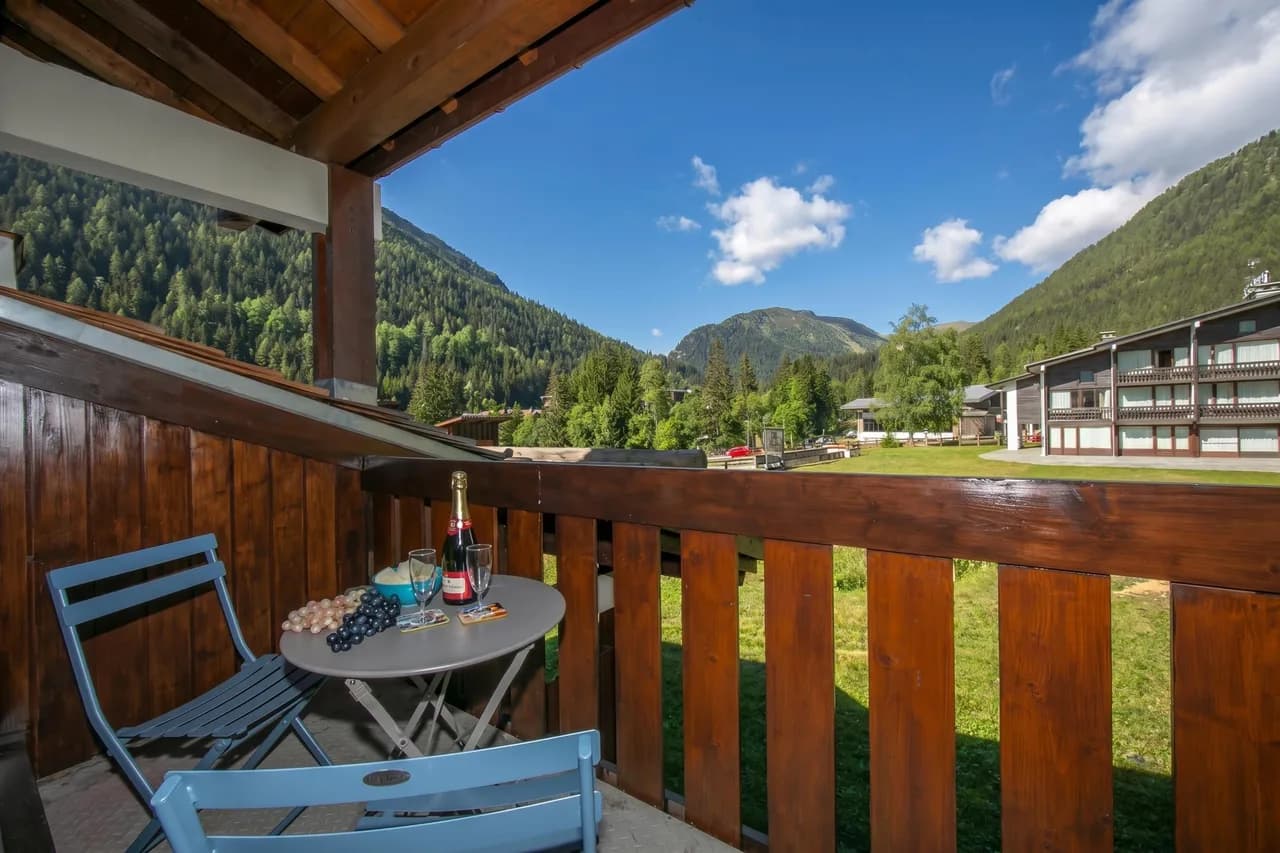 Ski-In Ski-Out Apartment in Argentière Chamonix