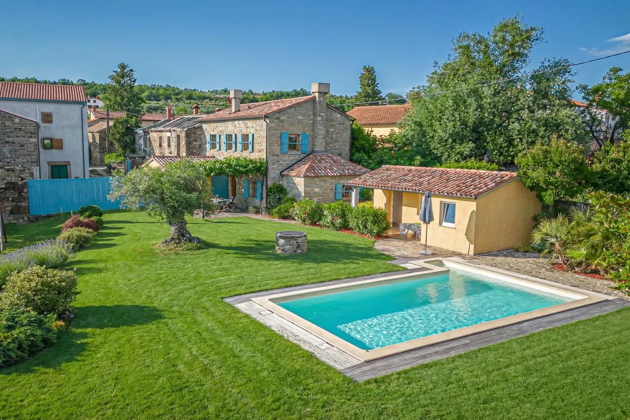 Rustic Garden Villa in Šmarje