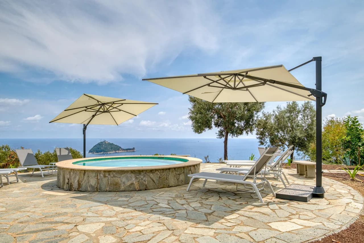 Seaside Pool Villa in Alassio