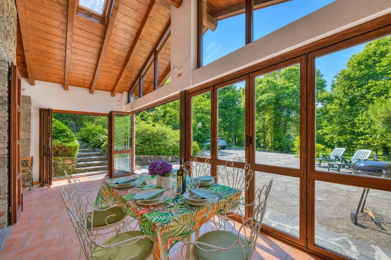 Charming Villa Near Beach in Italian Lakes