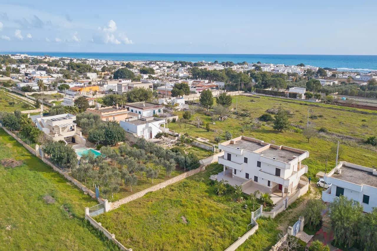 Le Bianche Apt1 with Garden Near The Sea