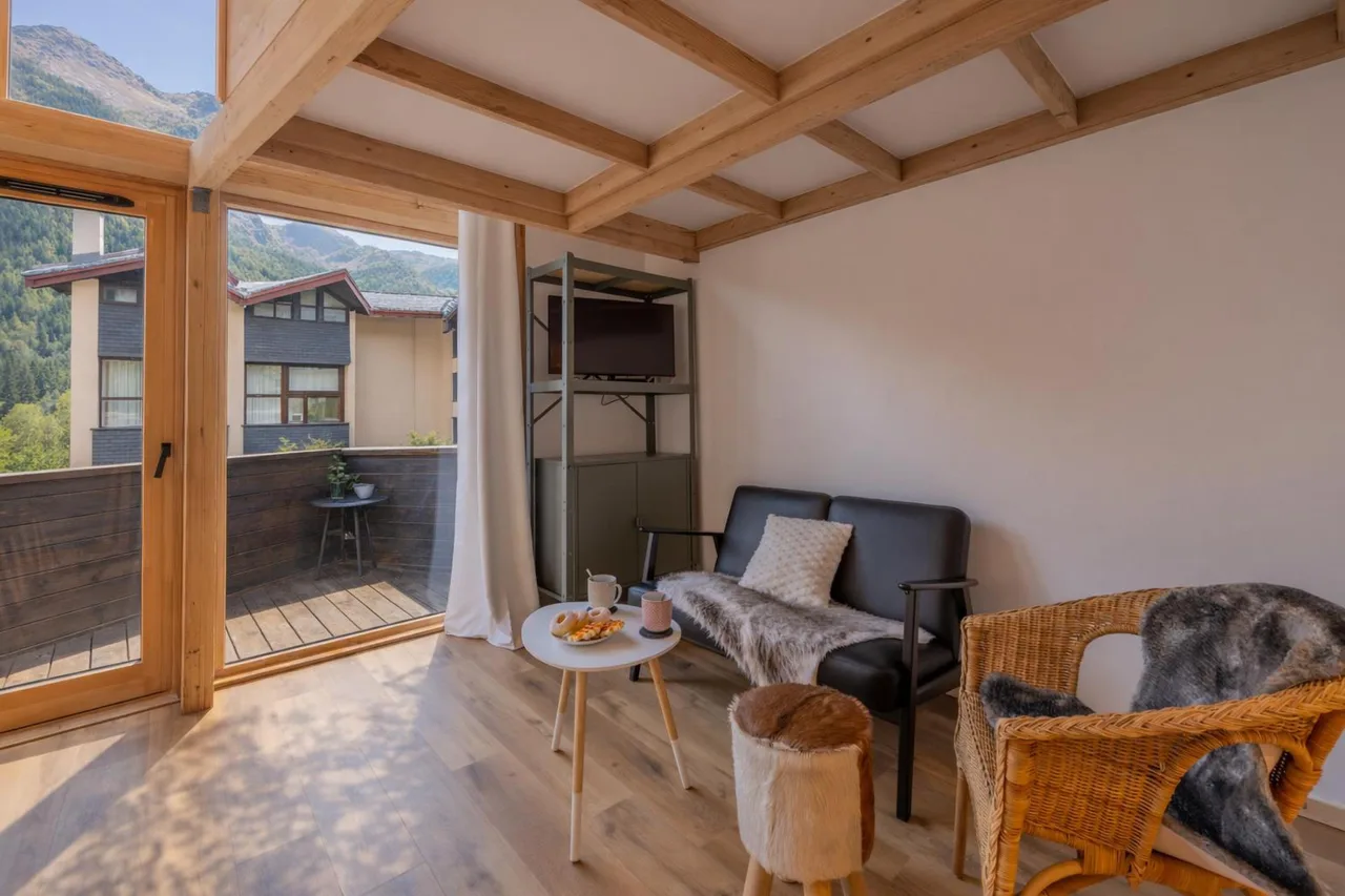 Charming Mountain-View Apartment in Argentière, Chamonix