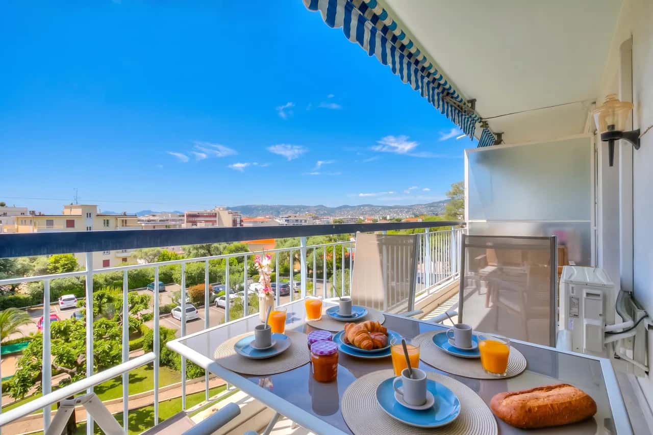 Lovely Apartment - 5min From Beach