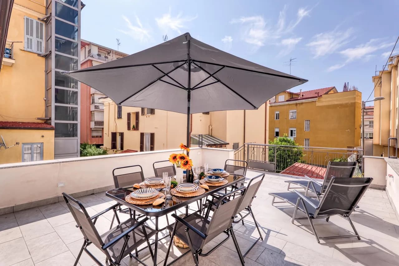 Casa del Geco with Terrace and Parking