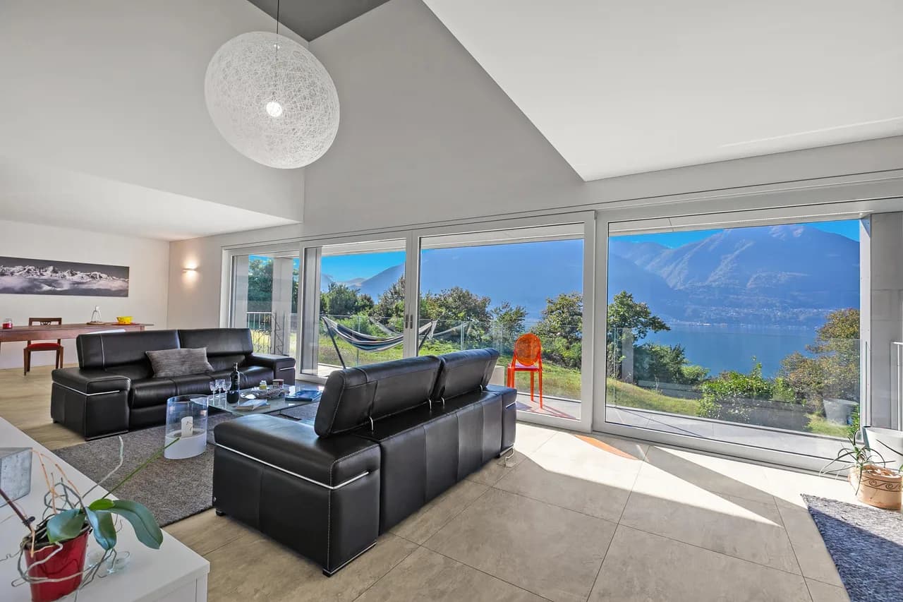 Lakeview Villa with Jacuzzi in Ticino