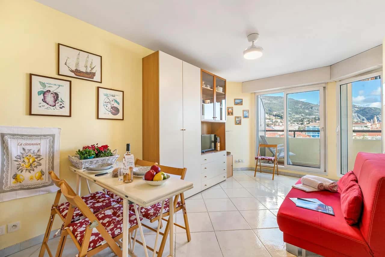 Open View In Center Menton