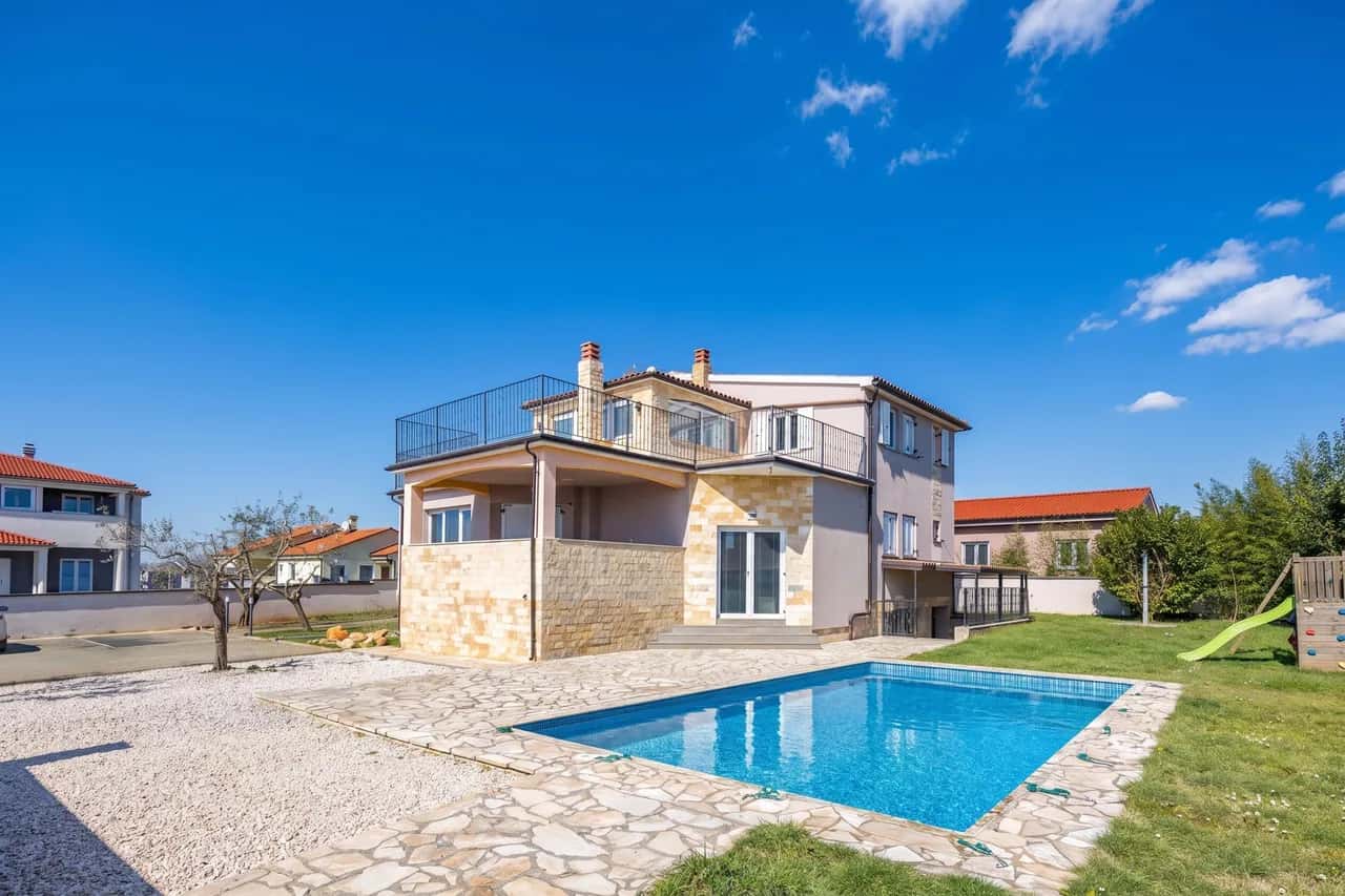 Oasis Jadreski mit Pool