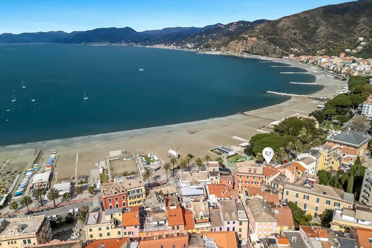 Da Lino Beachfront Apartment for 4