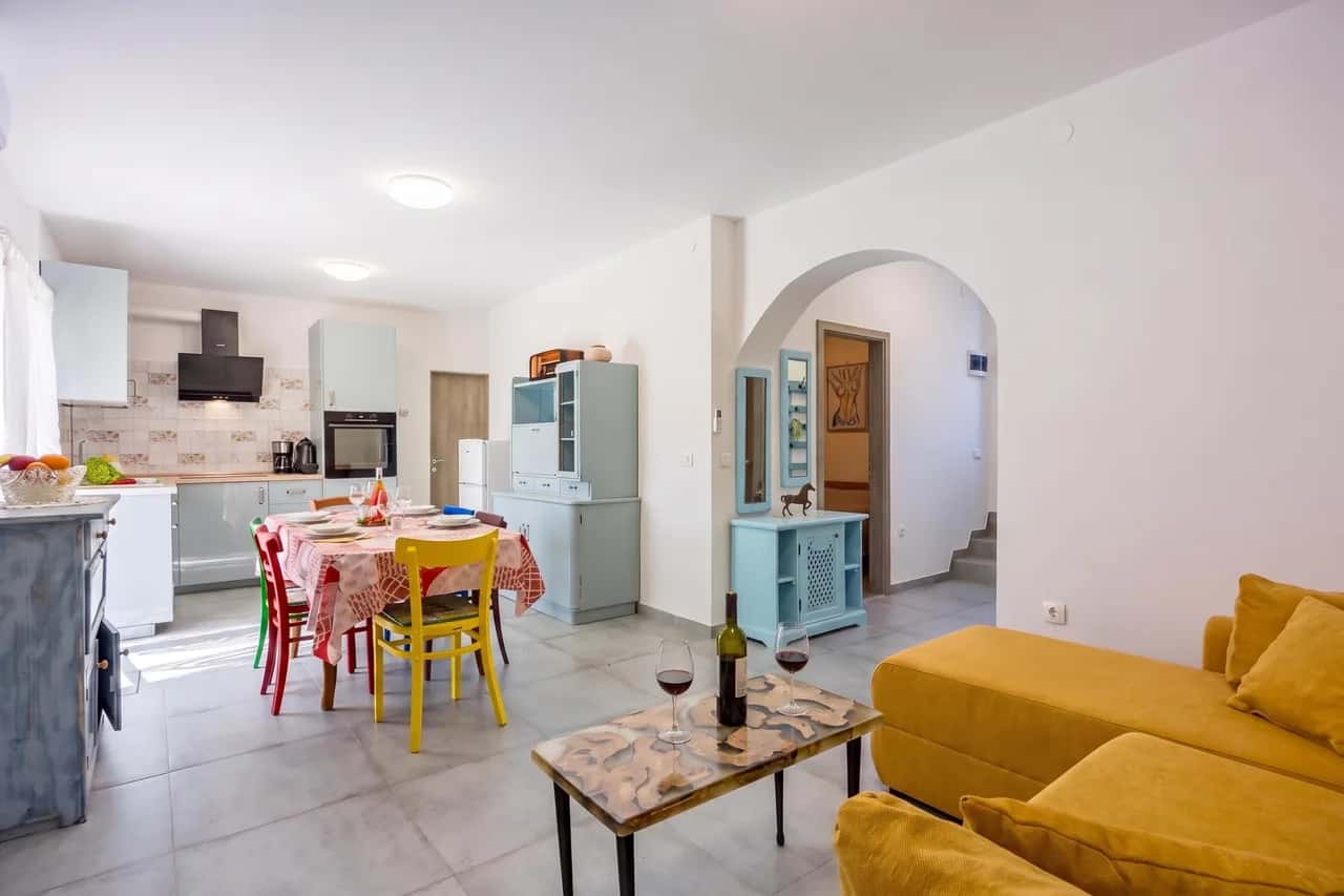 Rural Apt Arya: Garden & BBQ