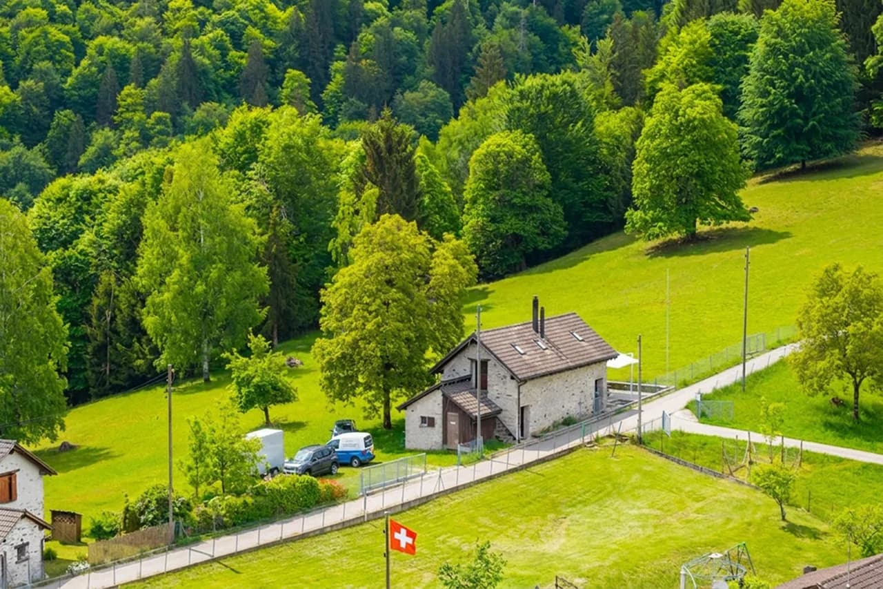 Scenic Mountain-View Chalet in Ticino