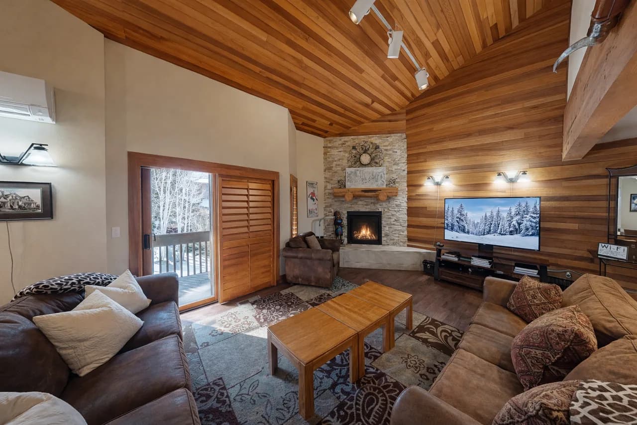 Lakeside Retreat Near Deer Valley Slopes and Main Street 1687