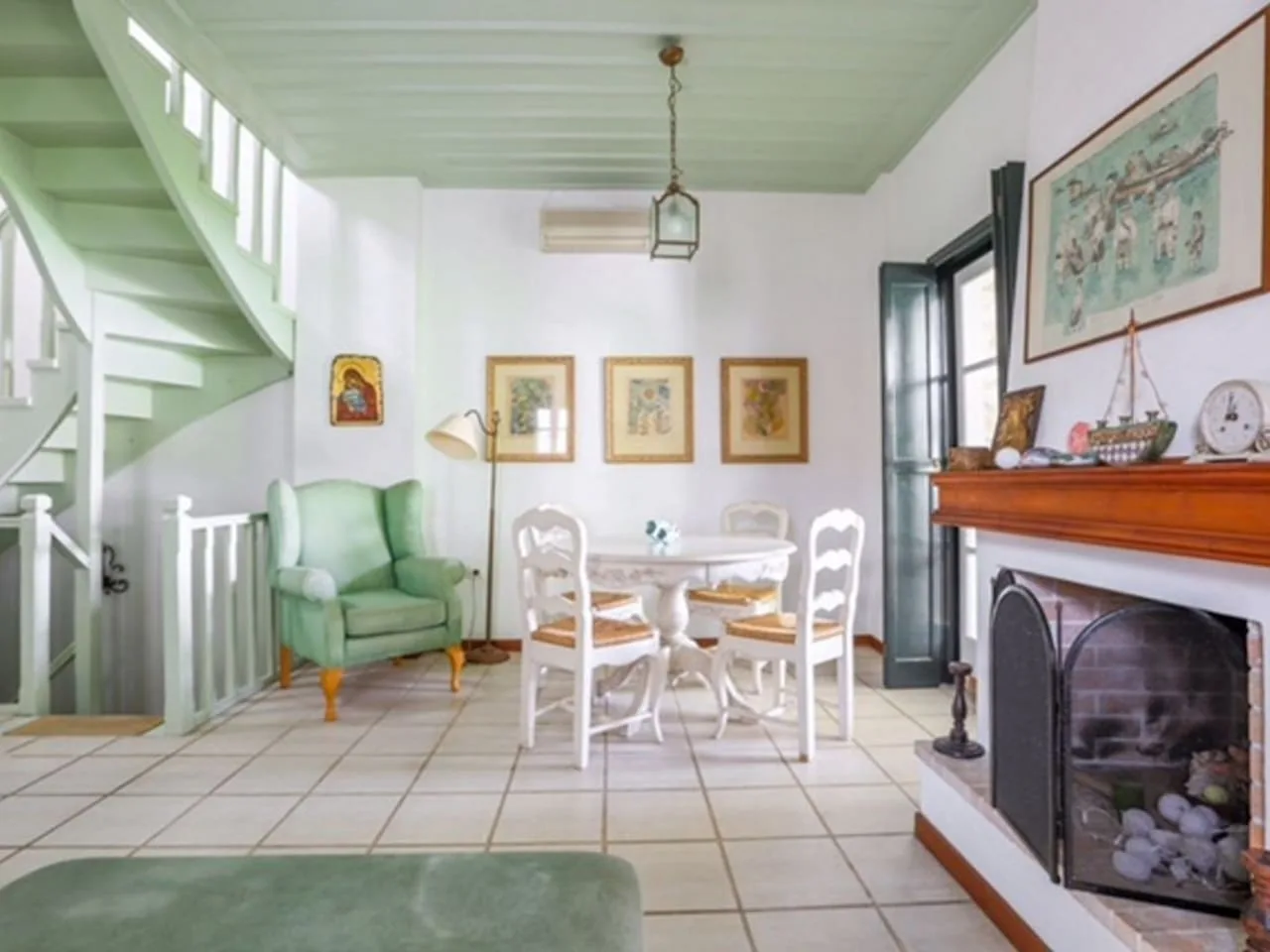 Spetses Charming Villa right on the Beach
