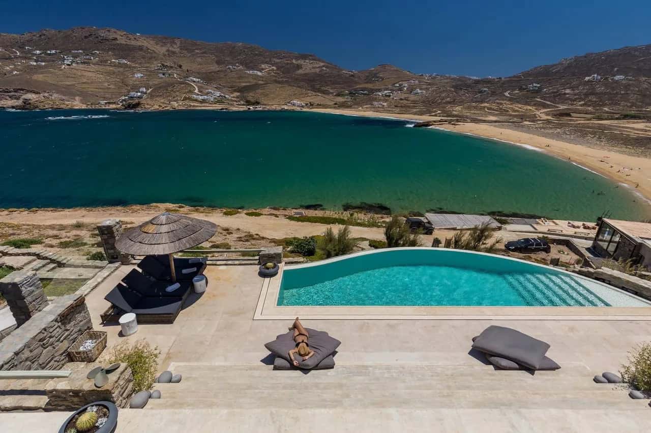 Super Luxurious Villa by The Ocean and Great Views