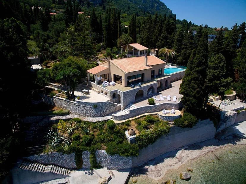 Luxury Villa with Infinity Pool in Corfu